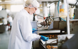 Food manufacturing facility monitoring for compressed air quality